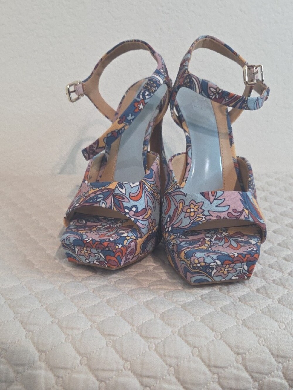 Gianni Bini Multicolor Floral Platform Heels - Picture 4 of 5
